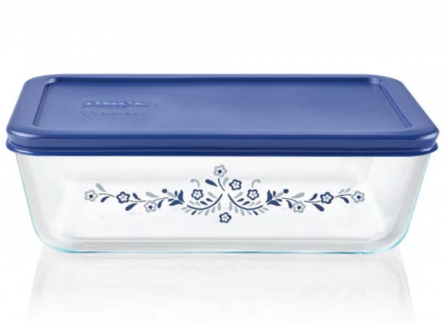 https://ifmal.com/wp-content/uploads/2019/12/Pyrex-Simply-Store-Prairie-Garden-Rectangle-11-Cup-2.6L-With-Blue-Lid.png